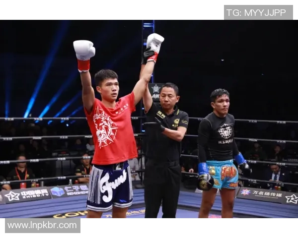 深圳足球队的崛起之路:邀请赛中的奋斗与荣耀 深圳足球队的崛起之路:邀请赛中的奋斗与荣耀