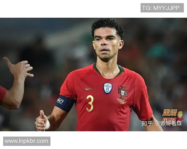 足球明星佩佩的职业生涯与成就揭秘及其在足球界的影响力分析 足球明星佩佩的职业生涯与成就揭秘及其在足球界的影响力分析