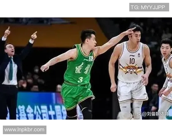 南京羽毛球队在全国锦标赛中以74分稳居积分榜首位展现强劲实力 南京羽毛球队在全国锦标赛中以74分稳居积分榜首位展现强劲实力